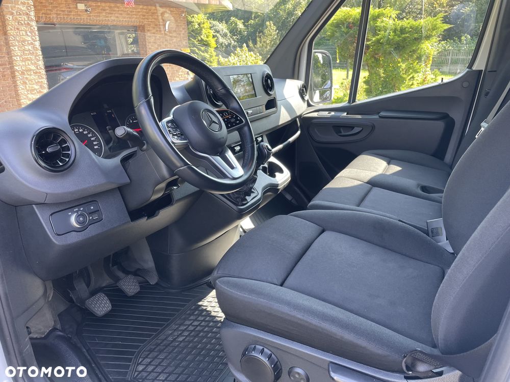 Mercedes-Benz Sprinter - 8