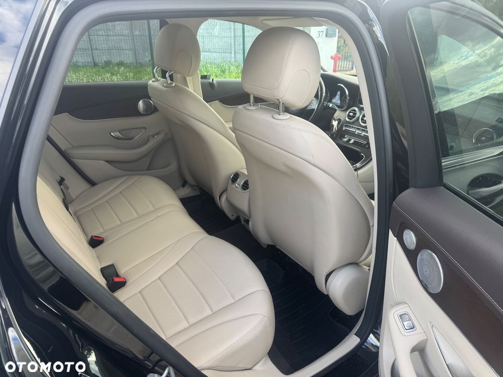 Mercedes-Benz GLC - 23
