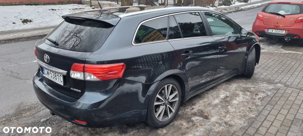 Toyota Avensis 2.0 D-4D Premium - 11