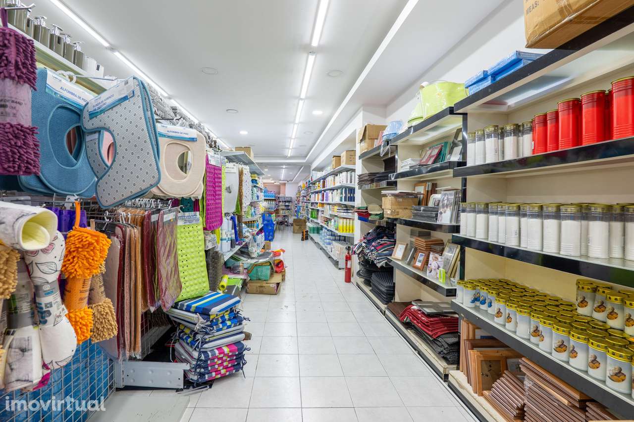Loja Espaçosa em Matosinhos - Excelente Localização e Acessos - Grande imagem: 3/22