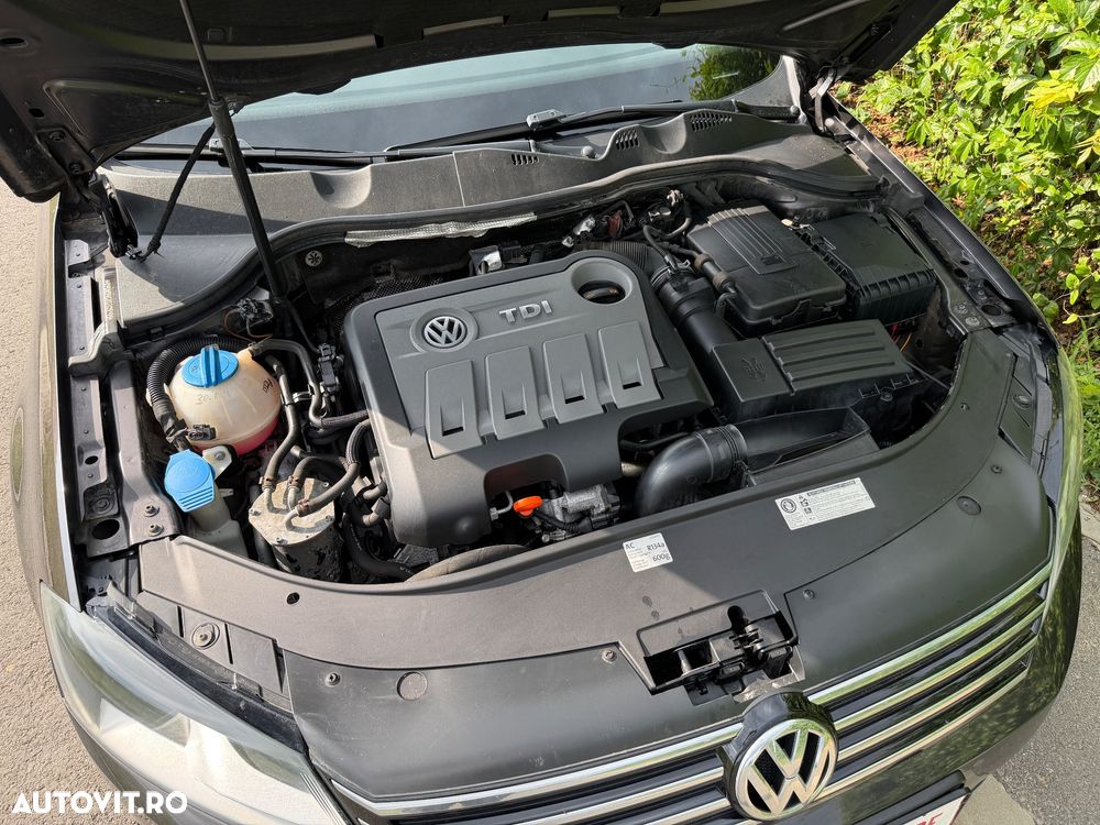 Volkswagen Passat 2.0 TDI DSG BlueMotion Technology Comfortline - 13