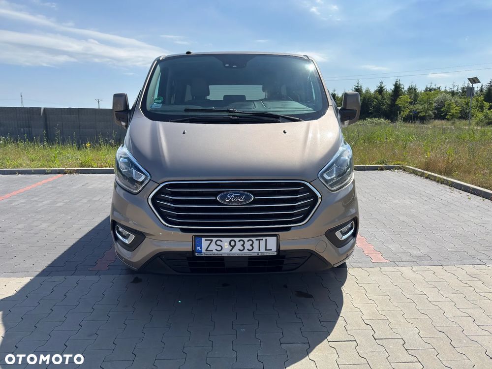 Ford Tourneo Custom - 2