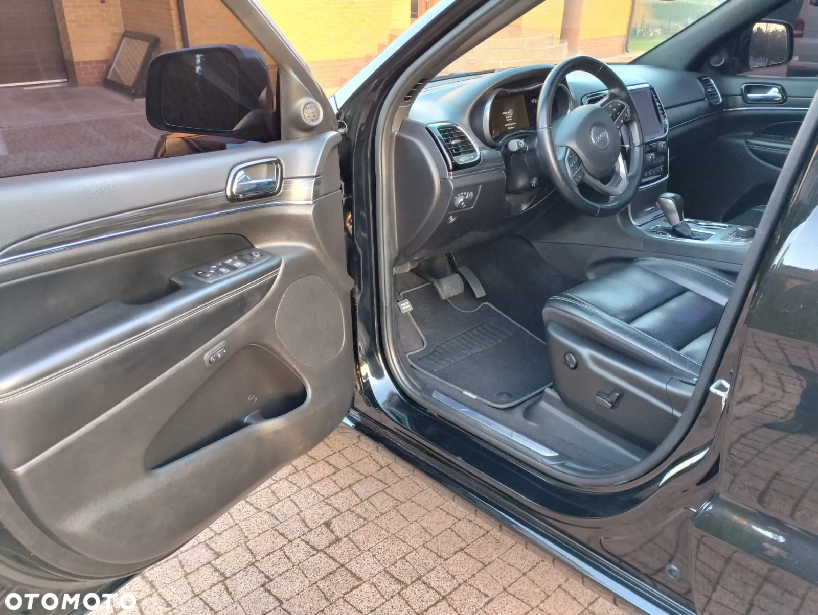 Jeep Grand Cherokee - 9