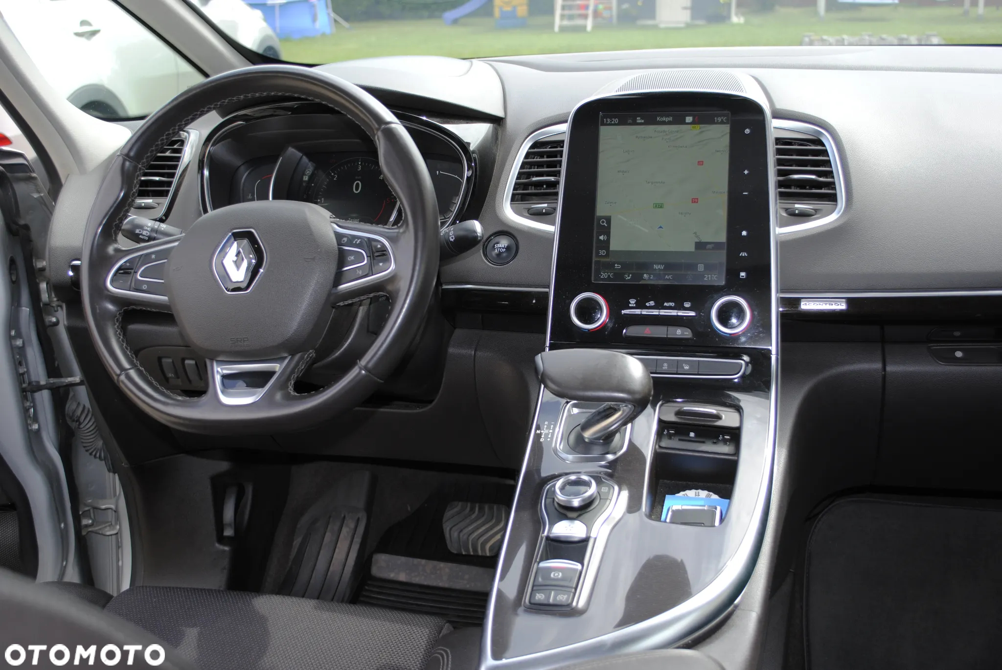 Renault Espace 1.6 dCi Energy Initiale Paris EDC 7os - 14
