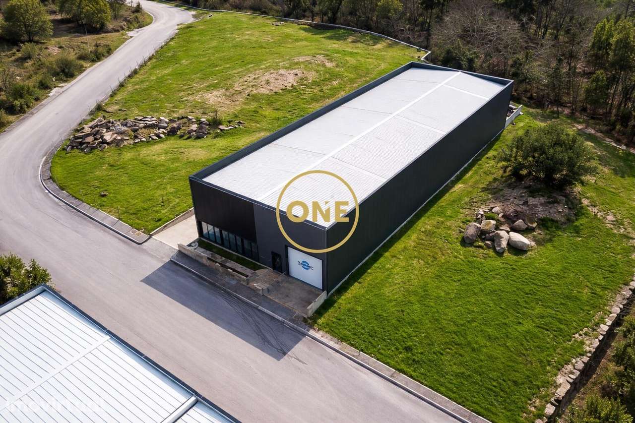 Pavilhão Industrial com 1.100 m2 - Grande imagem: 2/10