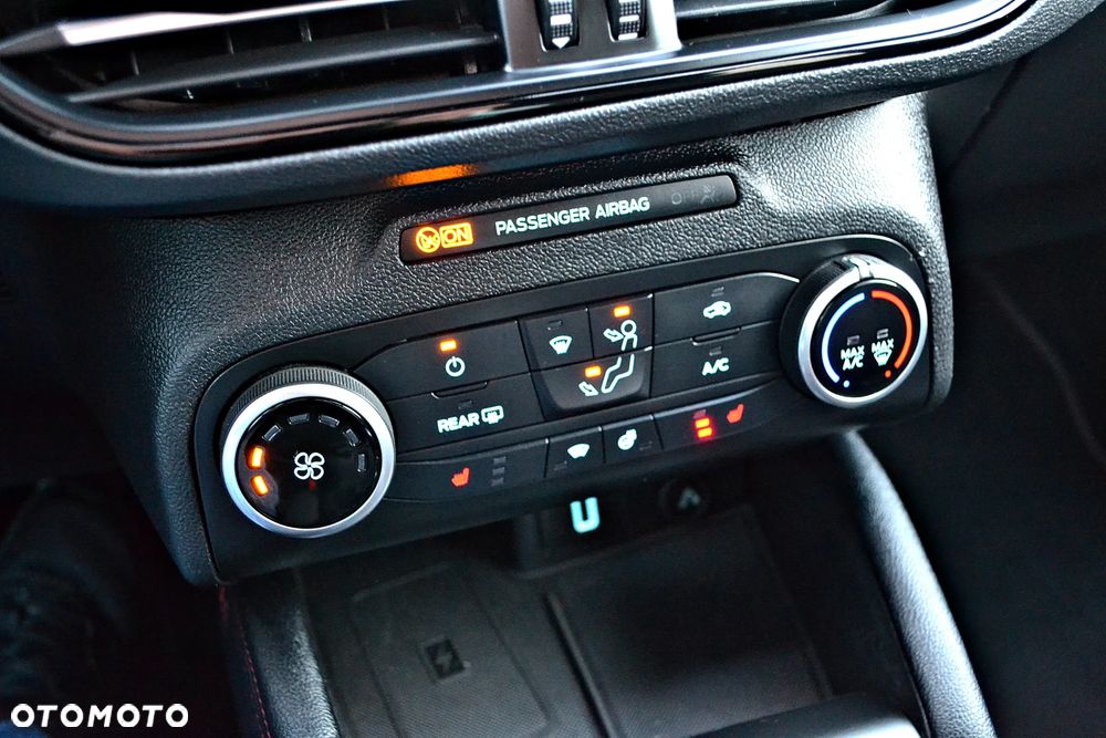 Ford Focus 2.0 EcoBlue STart-Stopp-System ST-LINE - 37