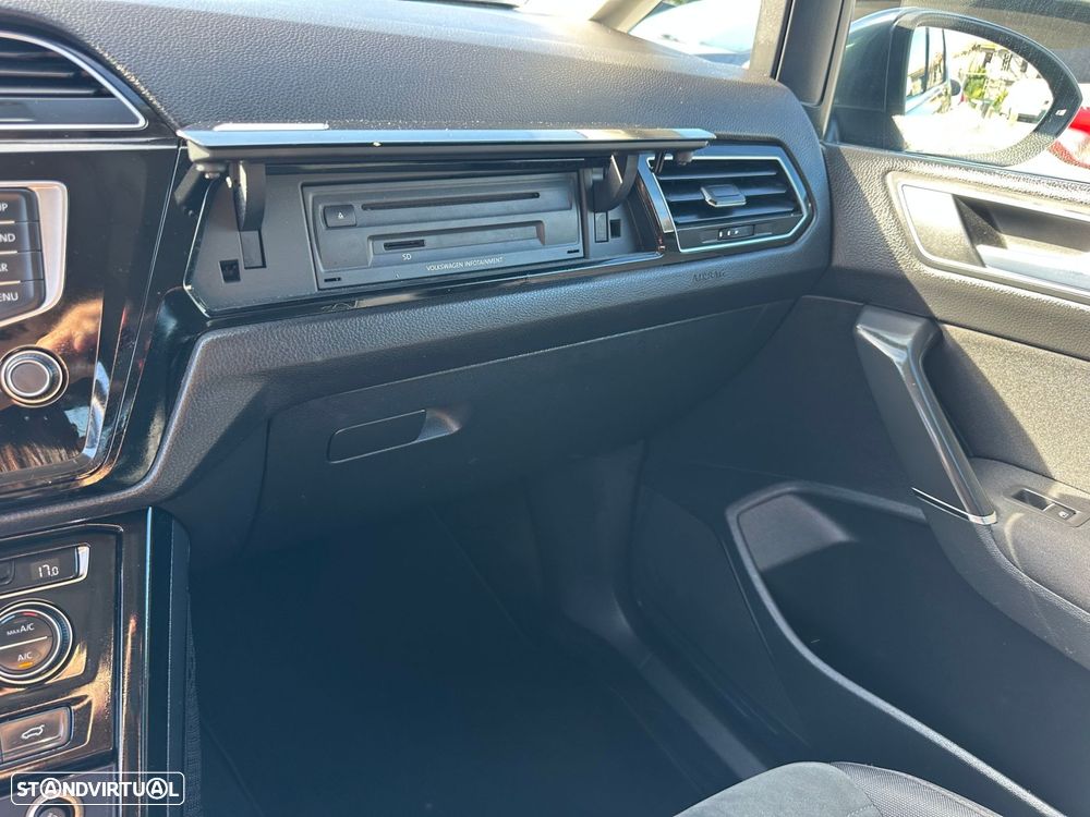 VW Touran 2.0 TDI Highline DSG - 22
