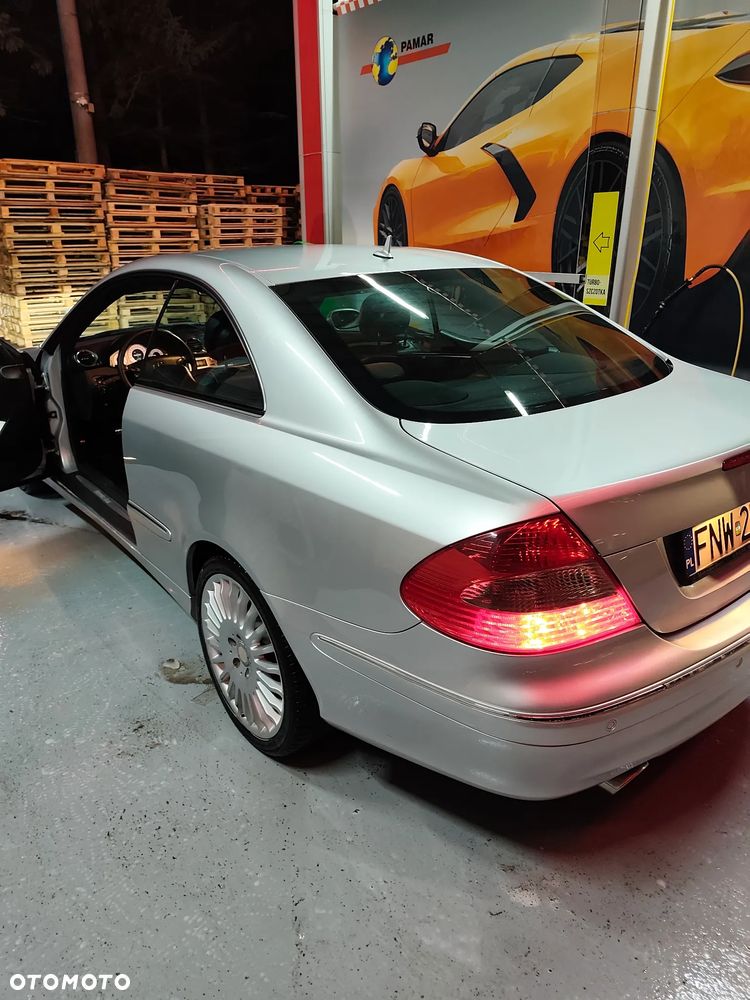 Mercedes-Benz CLK - 9