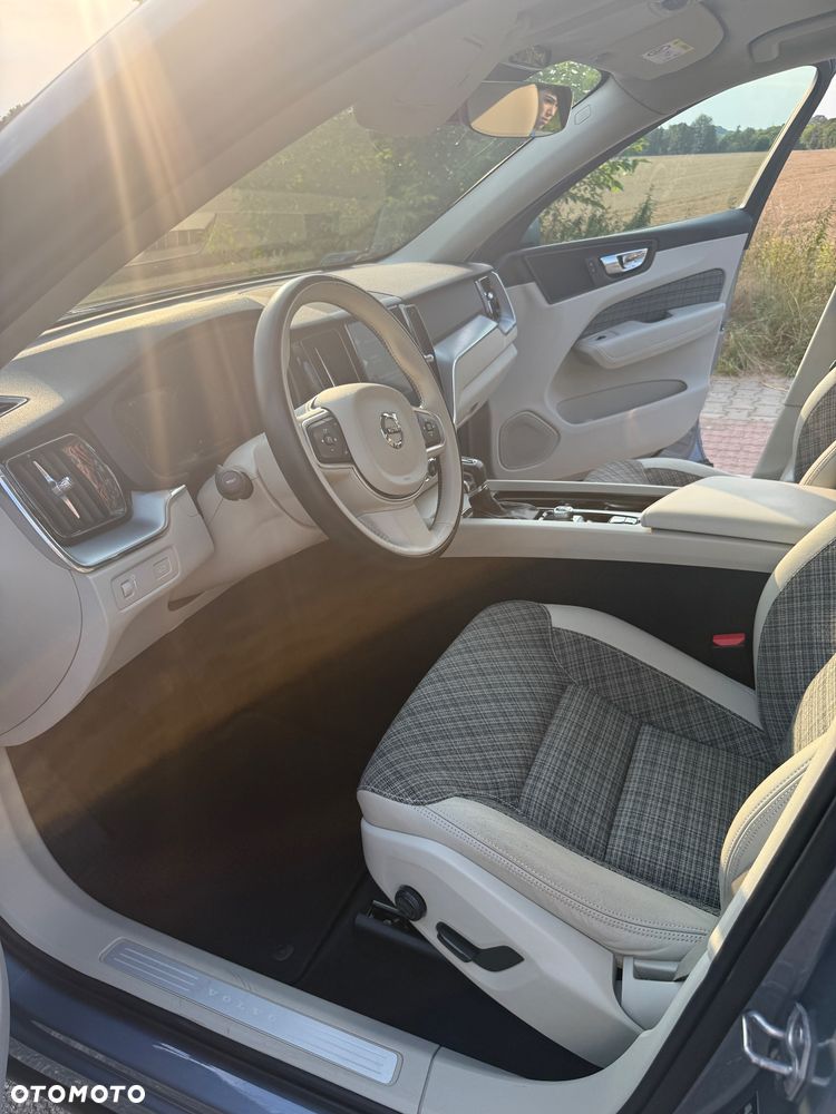 Volvo XC 60 D4 AWD Geartronic Momentum - 13