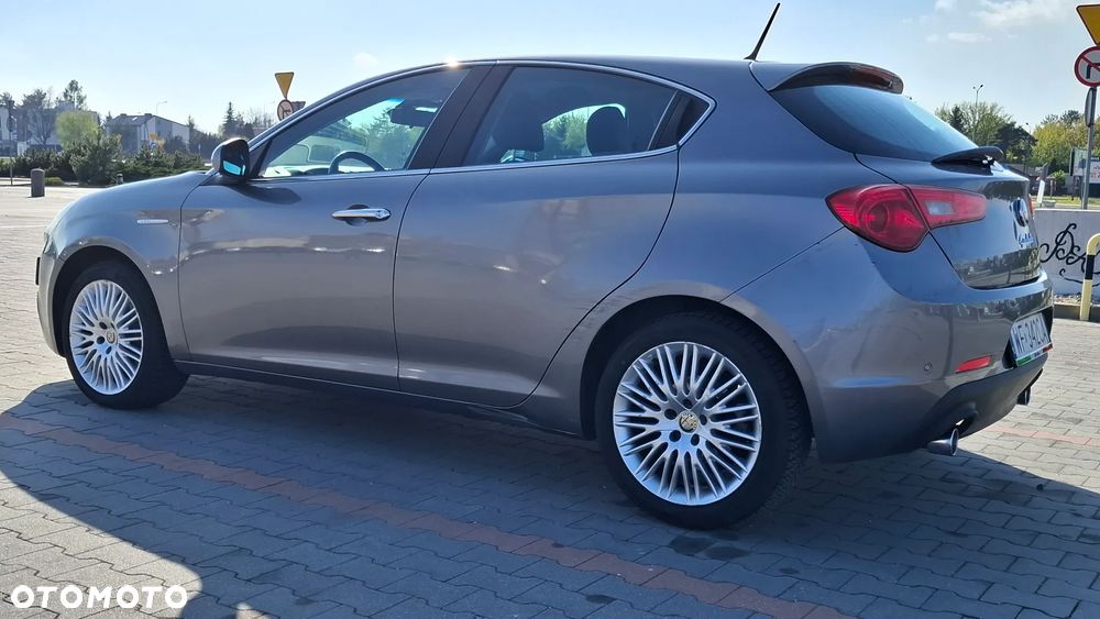 Alfa Romeo Giulietta 2.0 JTDM 16V Turismo - 5