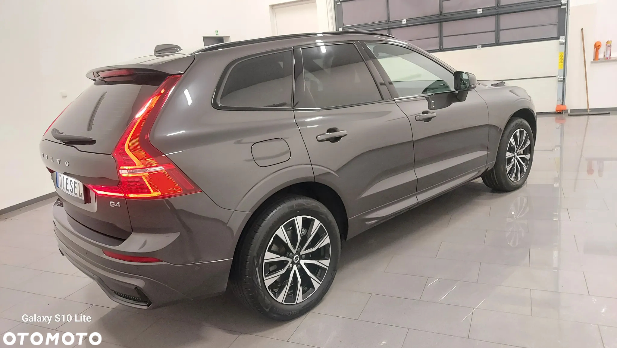 Volvo XC 60 B4 D AWD Plus Dark - 3