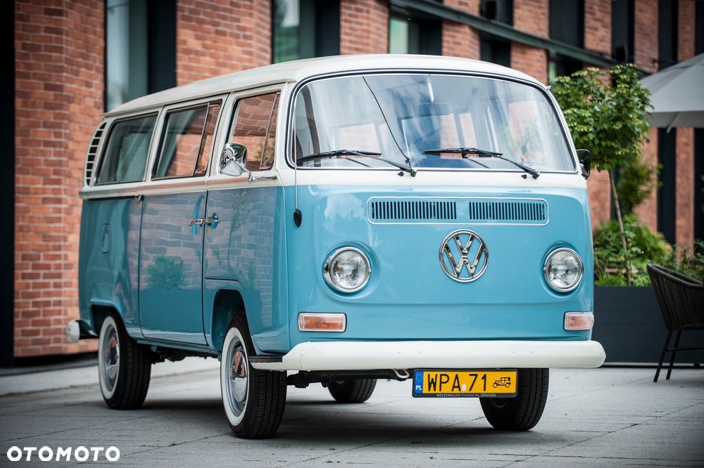 Volkswagen Multivan - 2