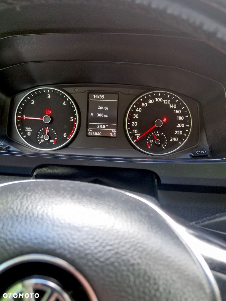 Volkswagen Caravelle - 9