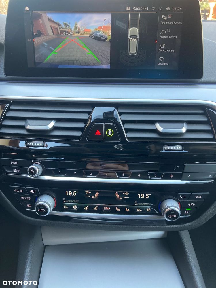 BMW Seria 5 520d xDrive - 13