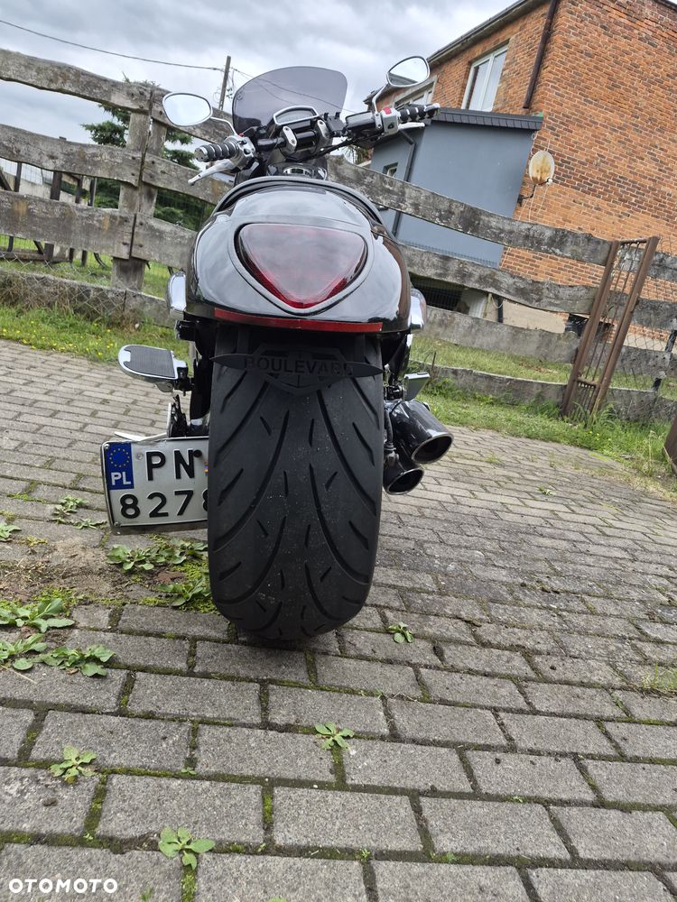 Suzuki Intruder - 9