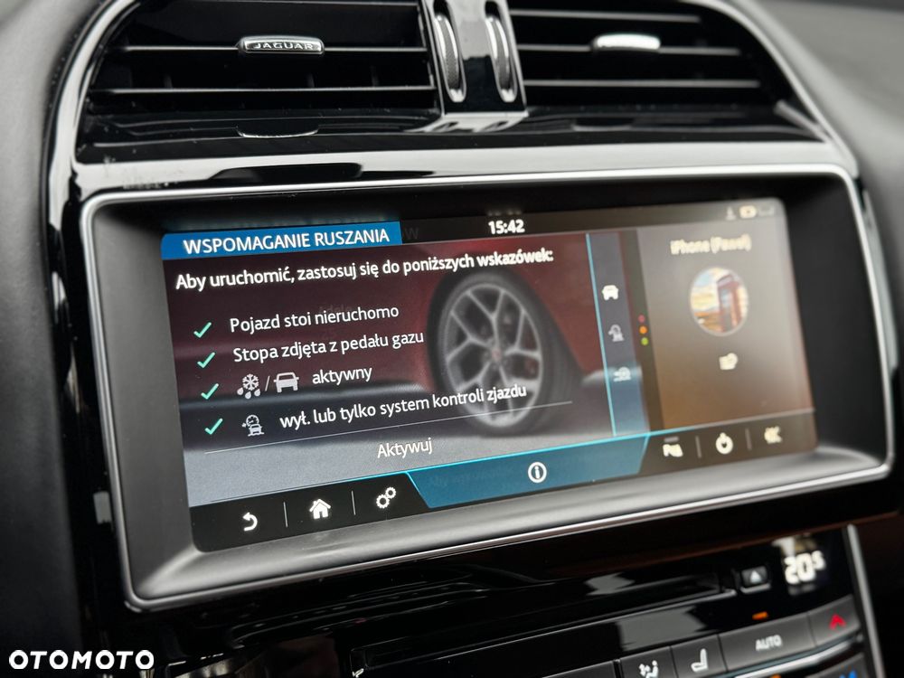Jaguar XE 2.0 T R-Sport - 33