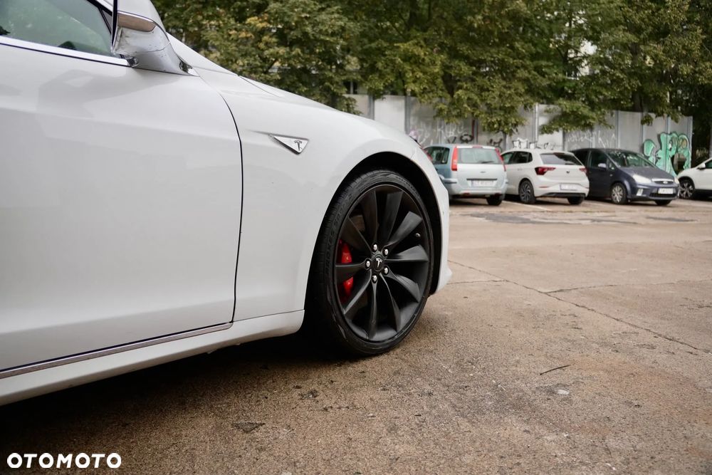 Tesla Model S Performance - 9