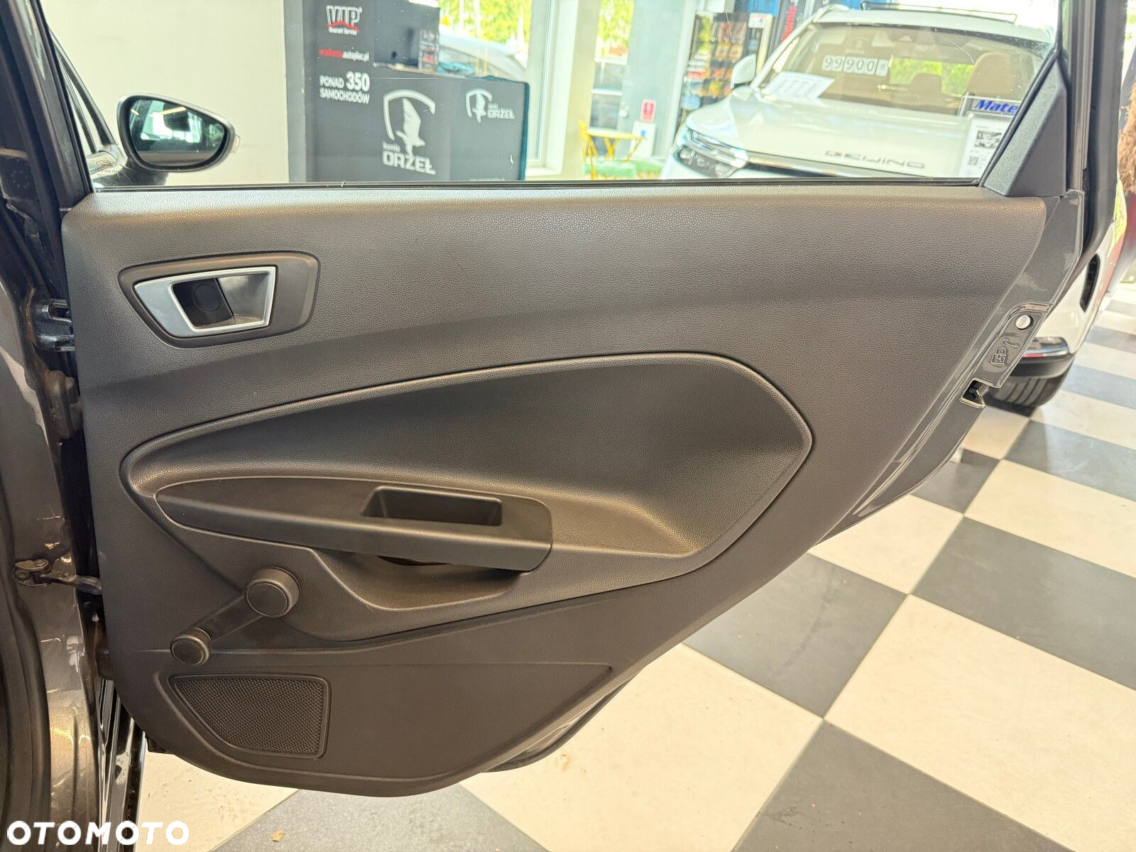 Ford Fiesta - 12