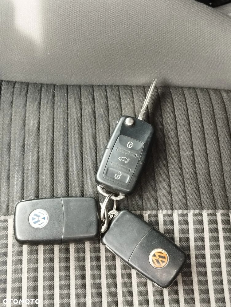 Volkswagen Golf - 11