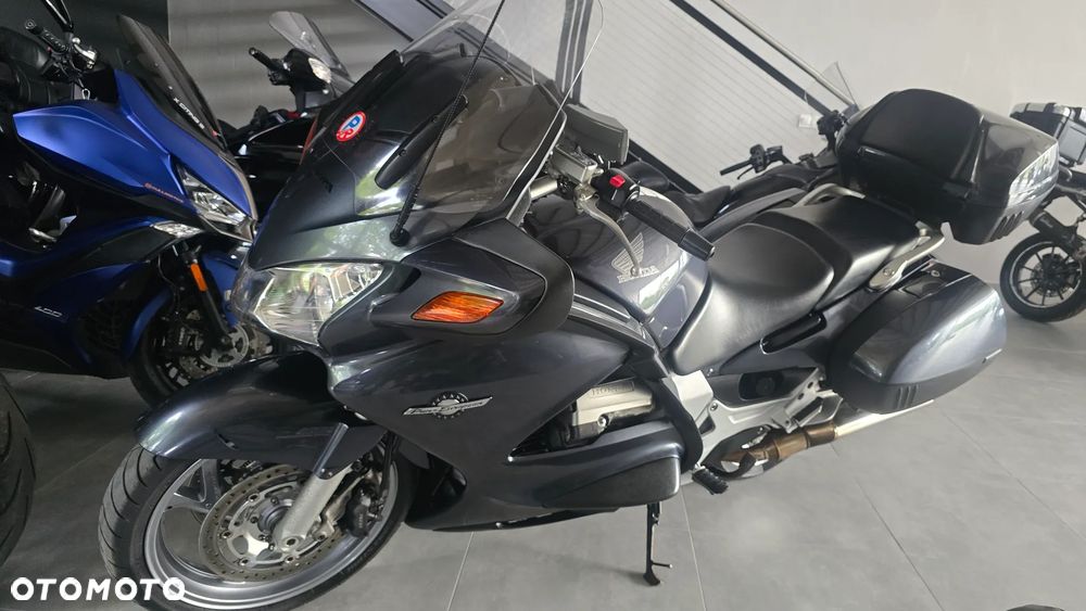 Honda ST - 4