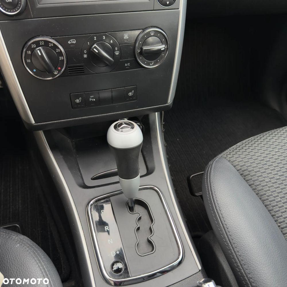 Mercedes-Benz Klasa B 180 Autotronic - 18