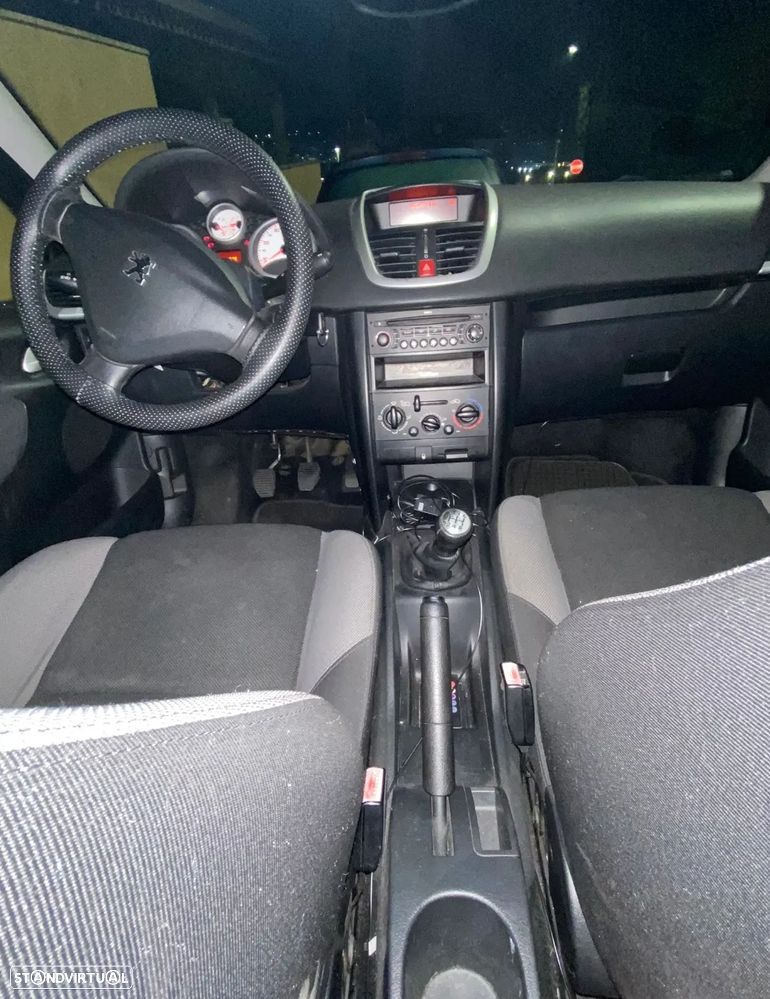 Peugeot 207 1.4 16V Sport - 4
