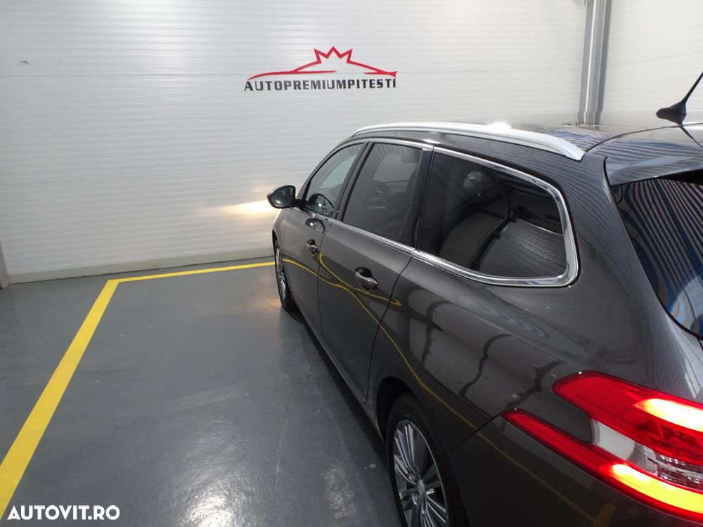 Peugeot 308 1.2 L PureTech Turbo S&S Allure Pack - 17