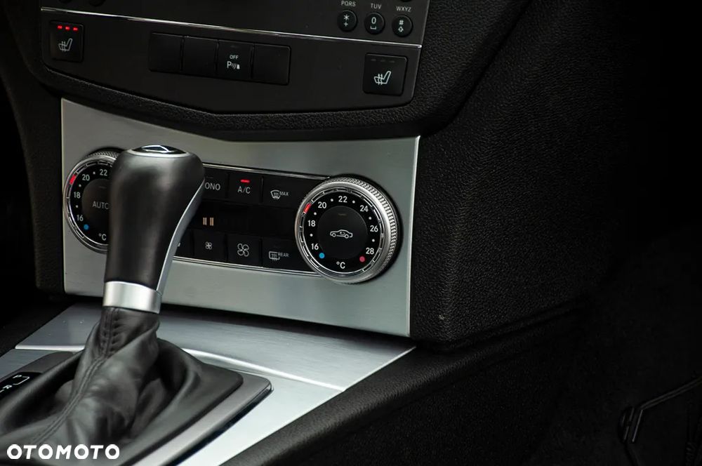 Mercedes-Benz Klasa C 180 CGI Automatik BlueEFFICIENCY Elegance - 10