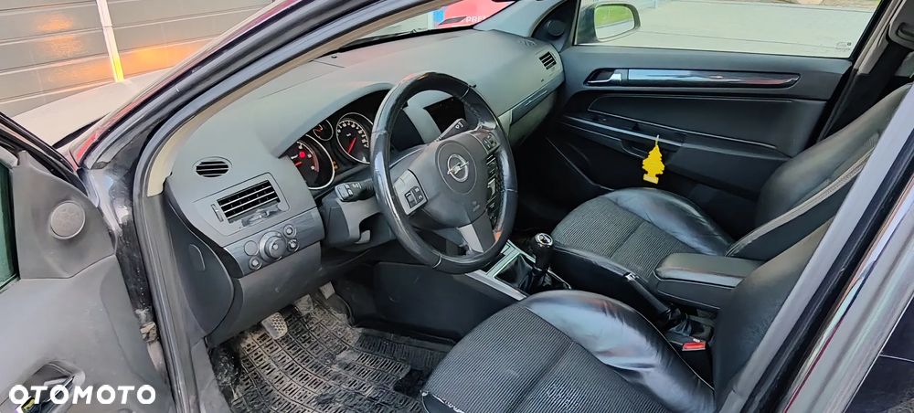 Opel Astra 1.7 CDTI Cosmo - 4