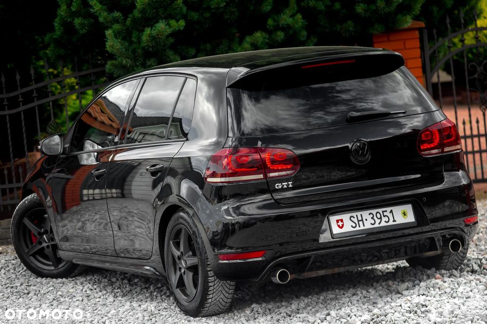 Volkswagen Golf 2.0 GTI adidas - 9