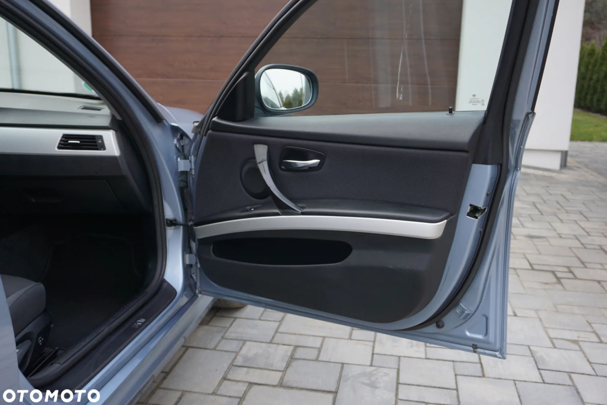 BMW Seria 3 318d DPF Touring - 21