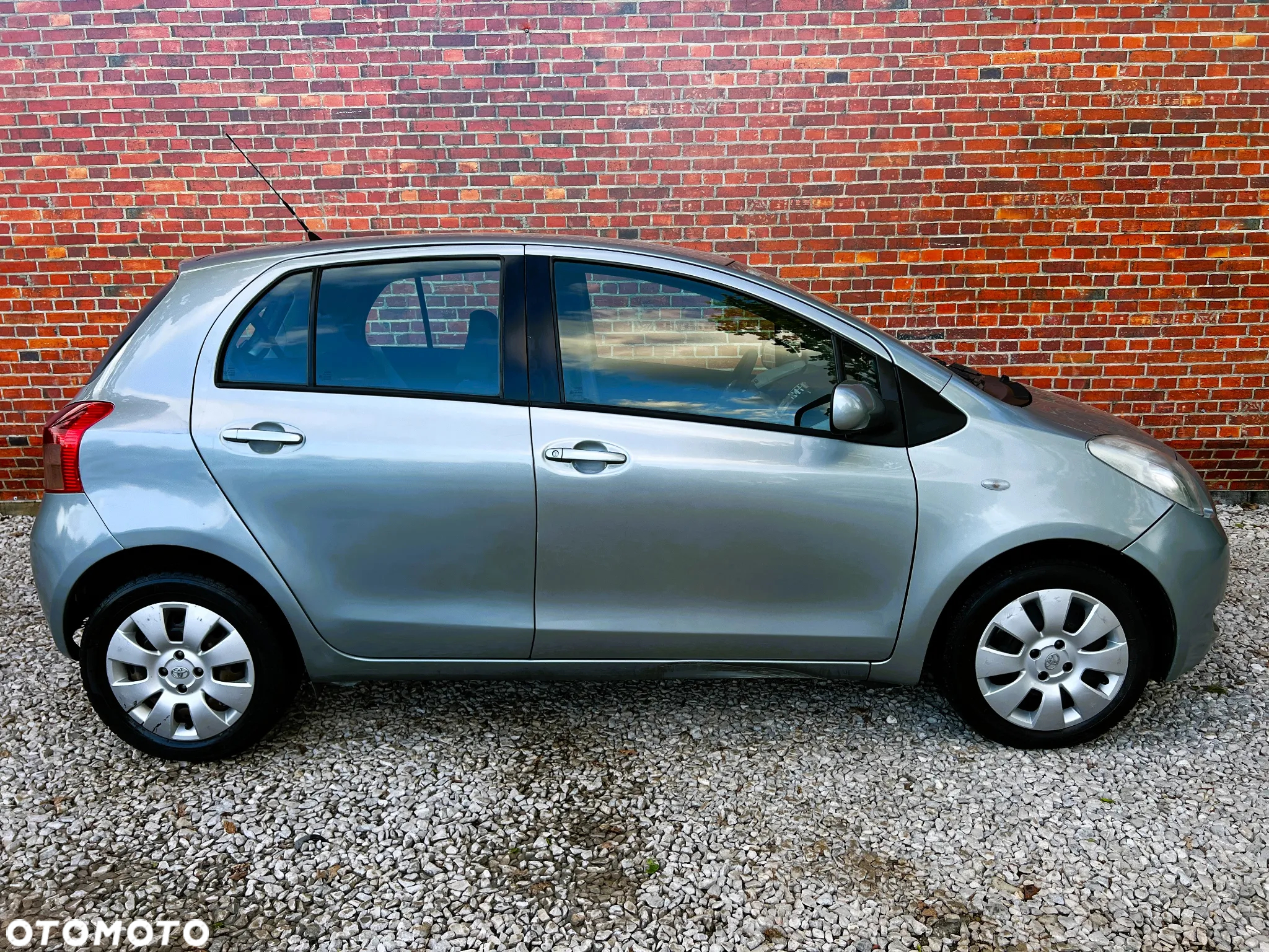 Toyota Yaris - 38