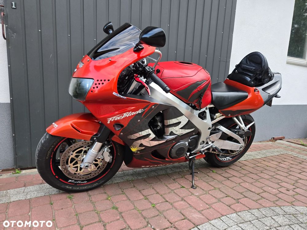 Honda CBR - 9