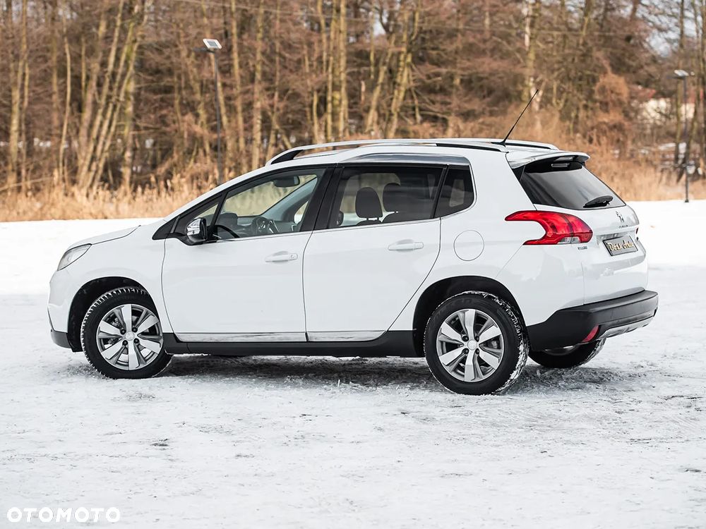 Peugeot 2008 1.6 BlueHDi Allure S&S - 10