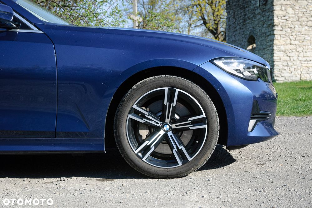 BMW Seria 3 330e - 4
