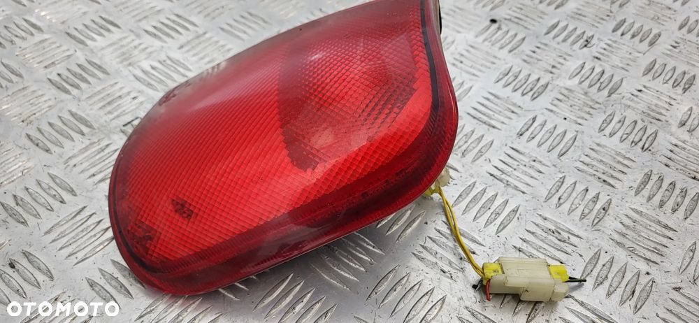 Nissan Terrano II Lampa Tylna Prawa - 4