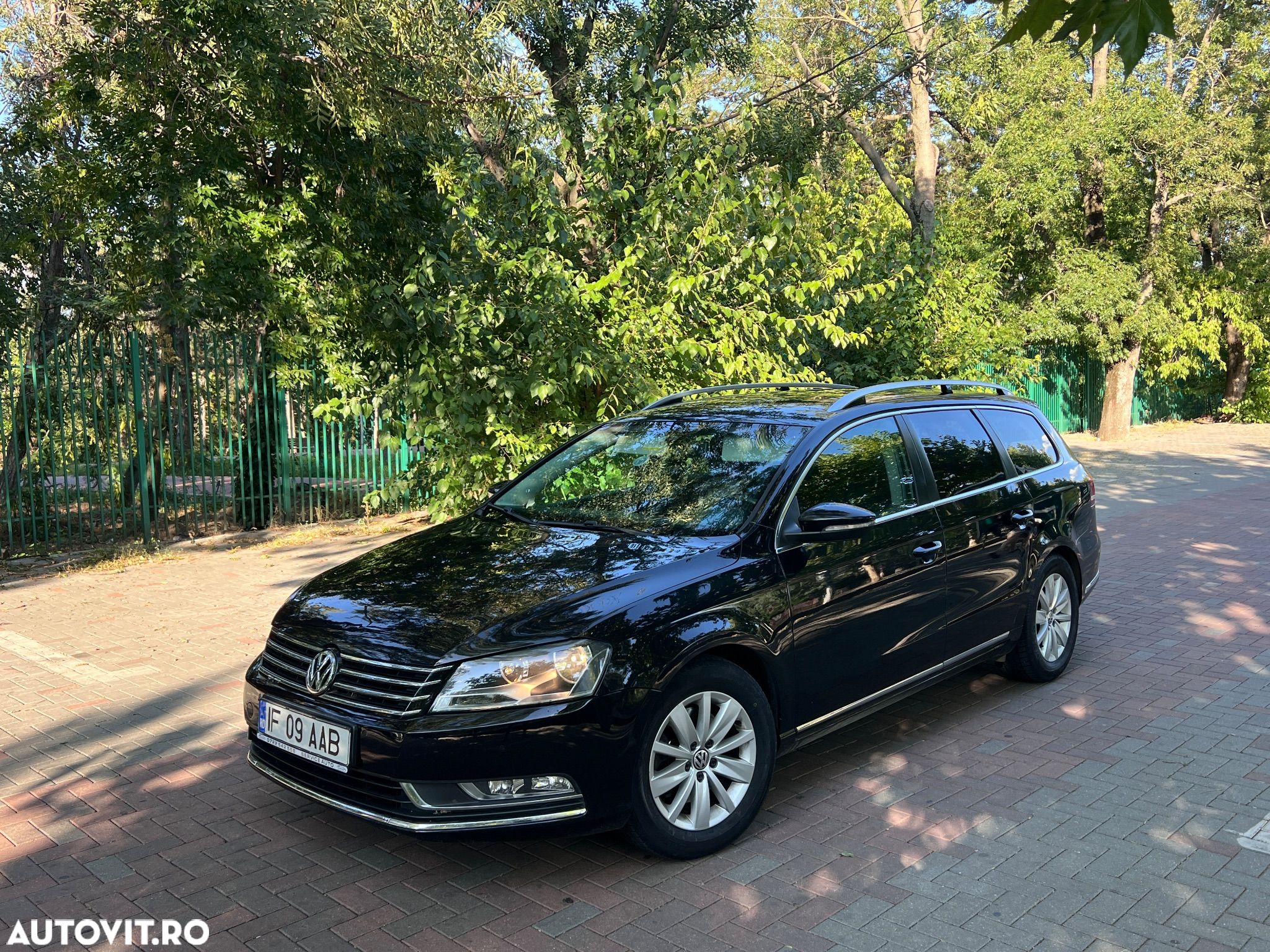 Volkswagen Passat Variant 1.6 TDI (BlueMotion Technology) DSG Trendline - 1