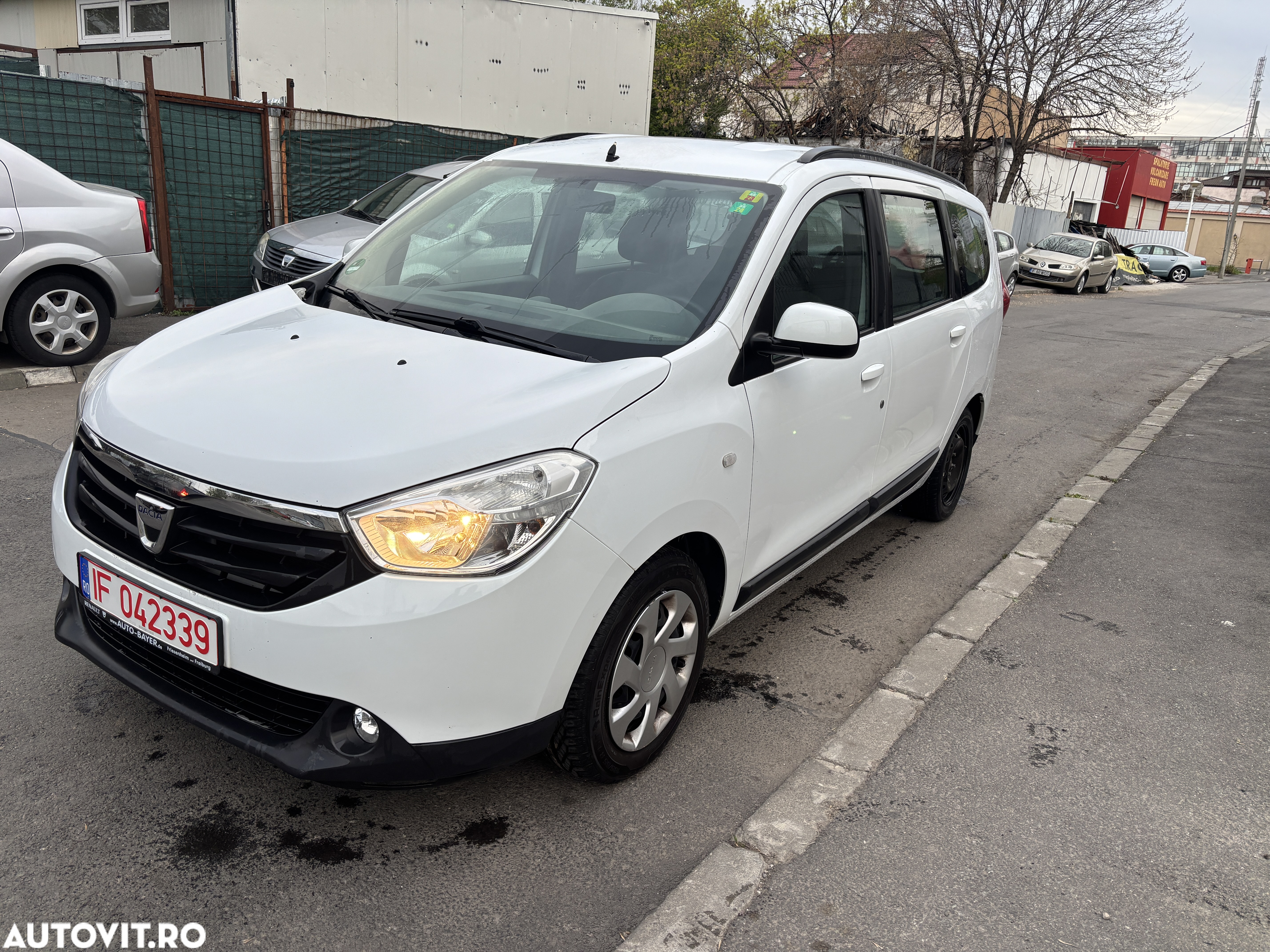 Dacia Lodgy 1.2 TCe 115 CP Laureate - 4