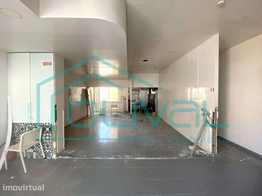 Arrendamento de espaço comercial na Rua Dom Afonso Henriques Num-48 - Grande imagem: 2/28