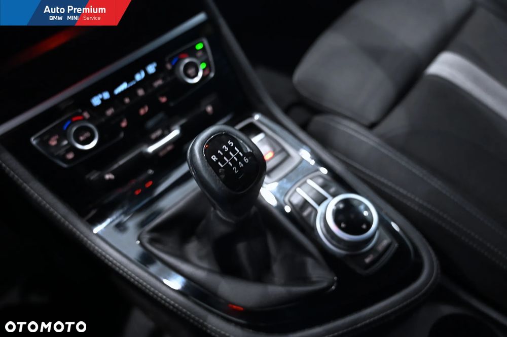 BMW Seria 2 218d - 6