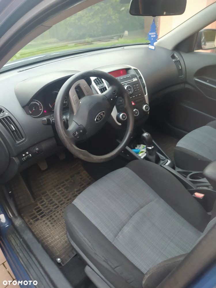 Kia Ceed 1.6 Comfort + - 6