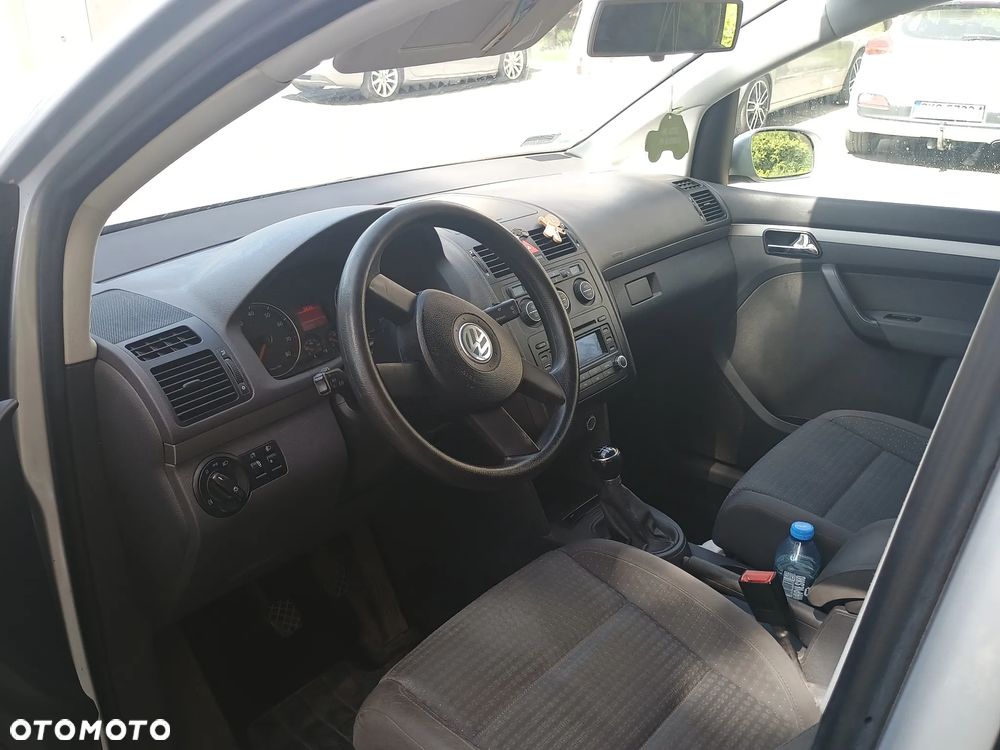 Volkswagen Touran 1.6 Q-Line - 4