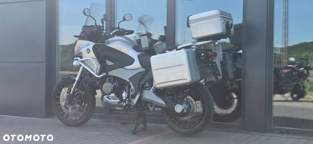 Honda VFR - 29