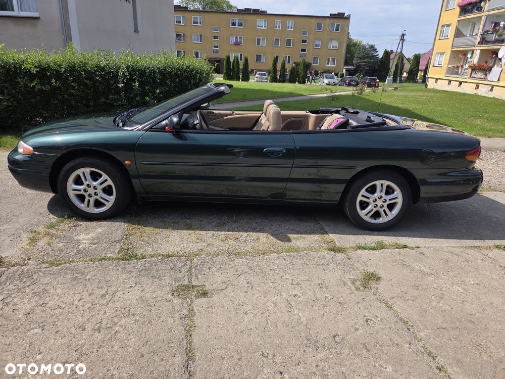 Chrysler Stratus - 8