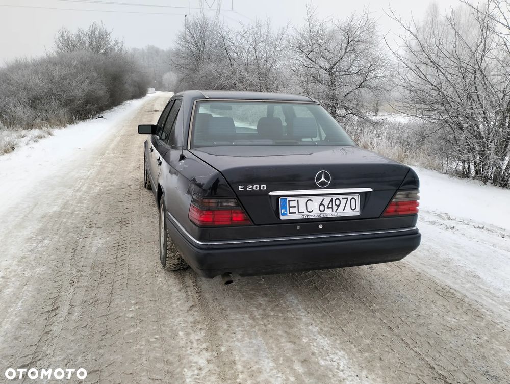 Mercedes-Benz Klasa E 200 T - 5