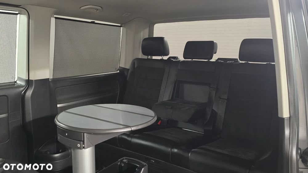 Volkswagen Multivan - 17