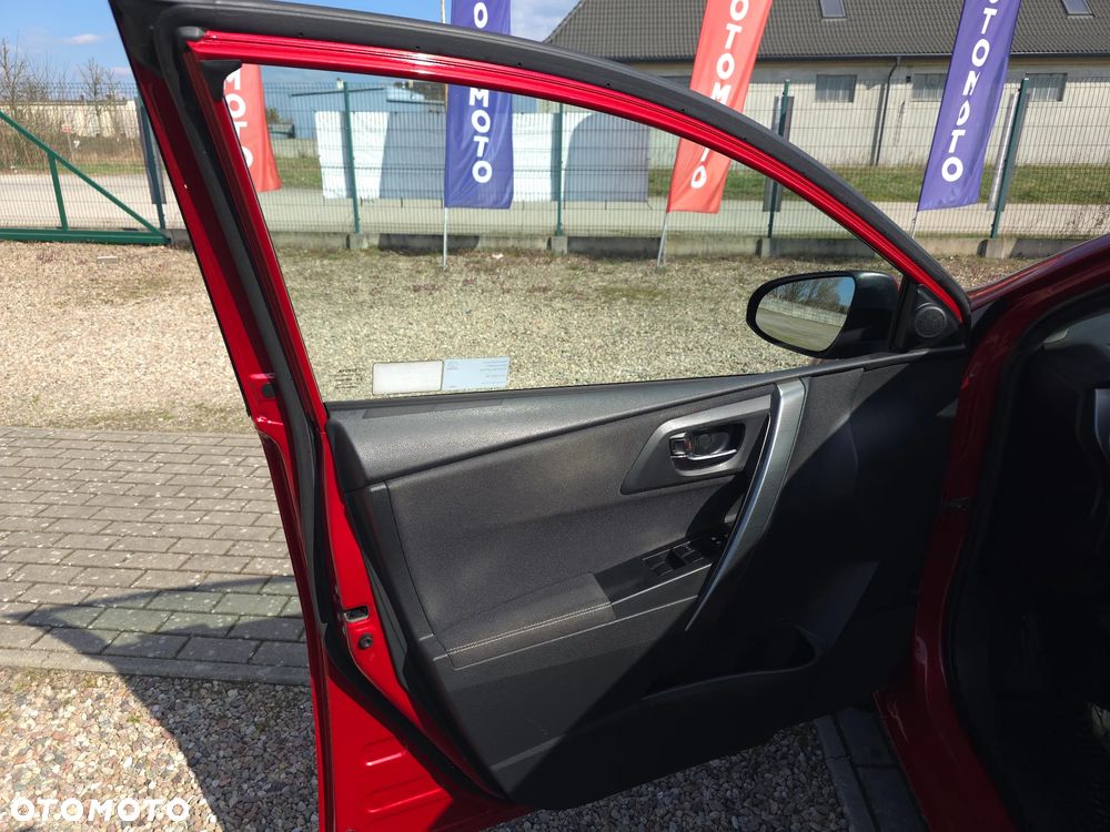 Toyota Auris 1.6 Premium + - 15