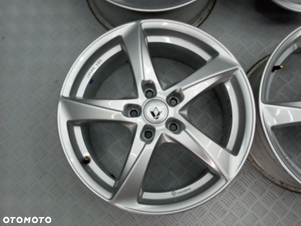 Felgi Ranault Kadjar Captur Koleos Laguna III Megane III Dacia Duster 7Jx17 et40 5x114,3 - 6