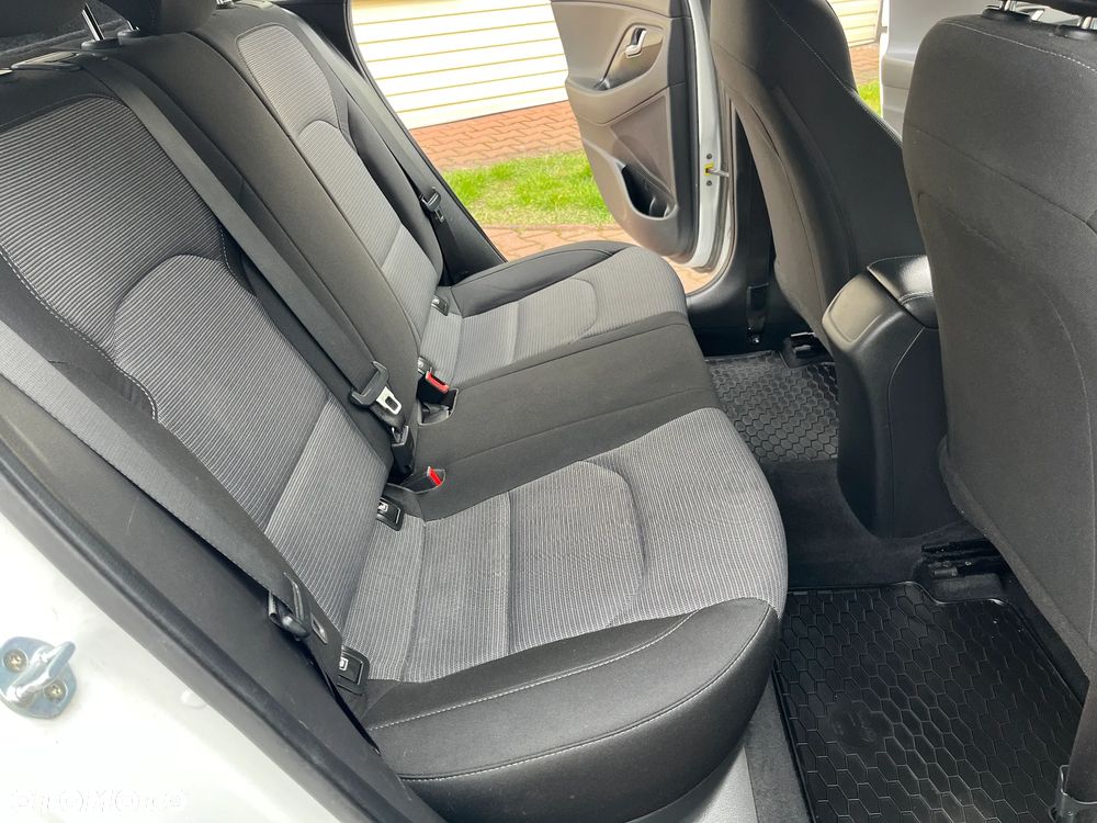 Hyundai i30 1.4 Classic + - 22