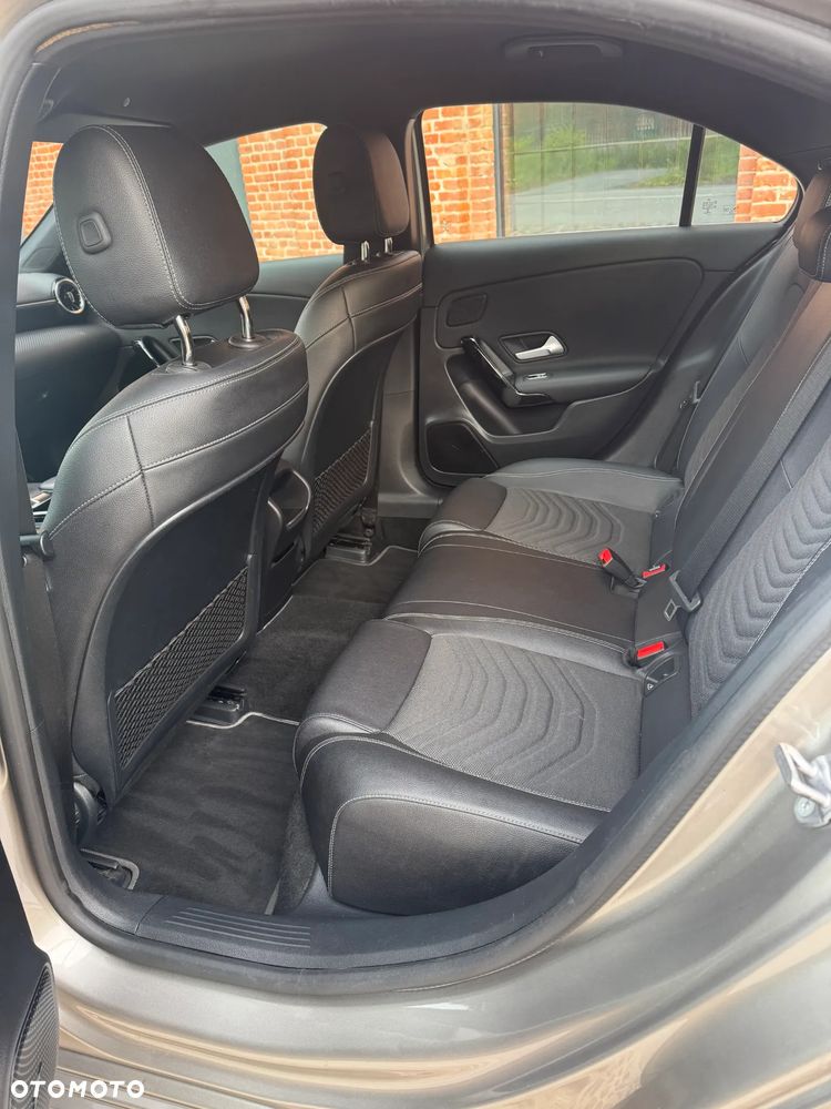 Mercedes-Benz Klasa A 220 4-Matic Progressive 7G-DCT - 8